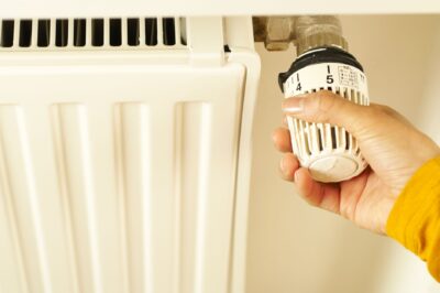 Purger un radiateur avant l’hiver : la méthode et la bonne pression