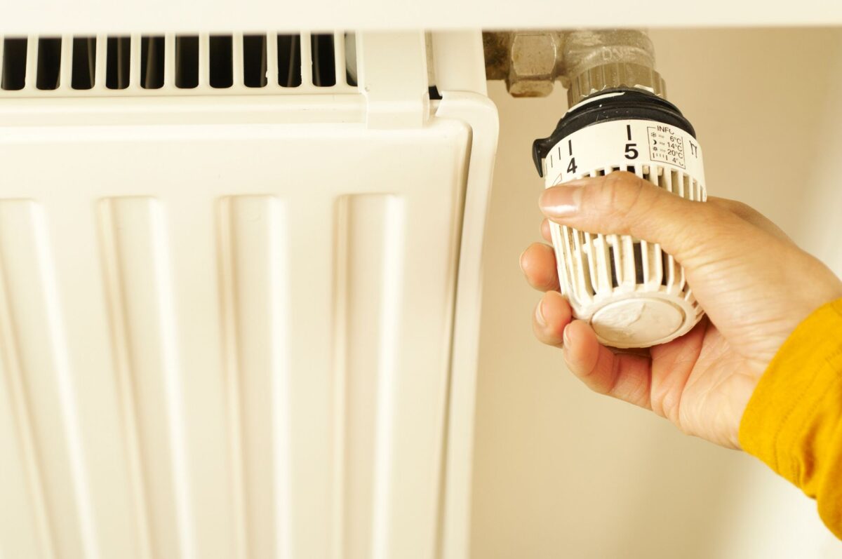 Purger un radiateur avant l’hiver : la méthode et la bonne pression